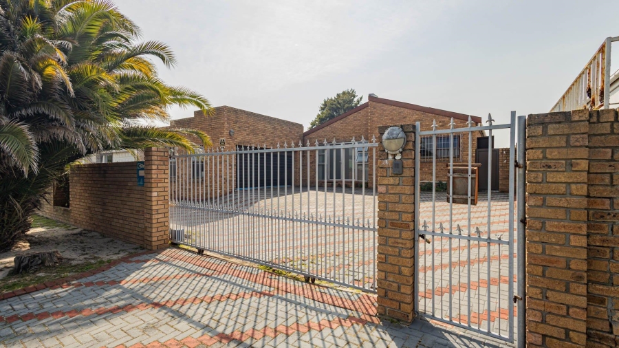 3 Bedroom Property for Sale in Parklands Western Cape